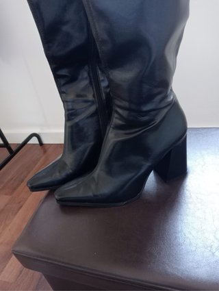 Botas Bershka tacón negras