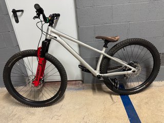 Bicicleta Dirt Jump Specialized P4
