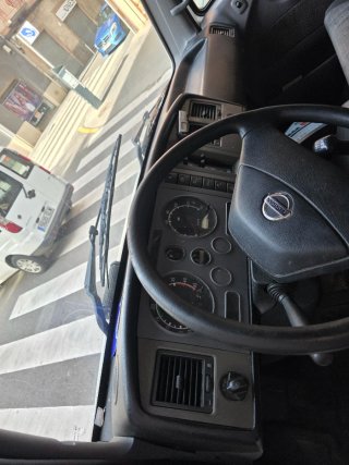 Nissan Atleon 2011