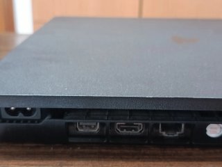 PS4 Slim Nera + 3 Giochi