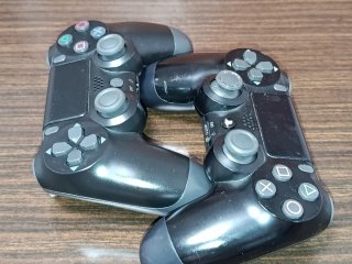 PS4 Slim Nera + 3 Giochi