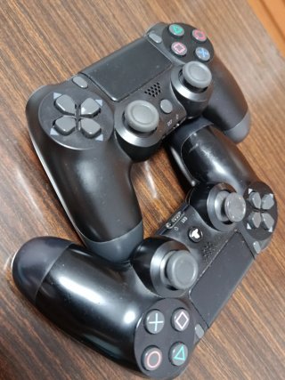 PS4 Slim Nera + 3 Giochi
