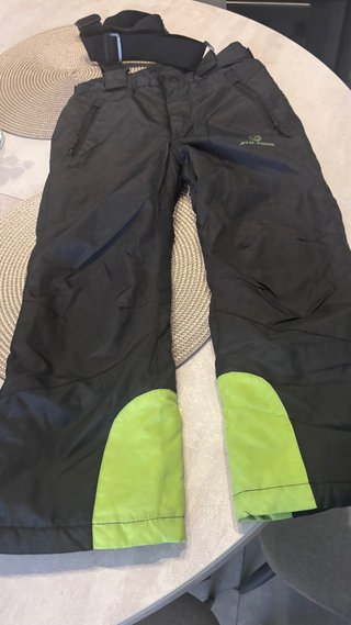 Vendo los 2 Pantalones Nieve, uno 20€