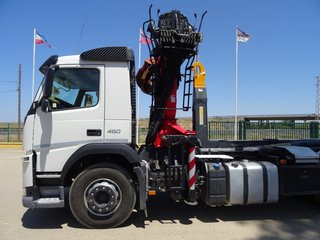Volvo FM 450-CAMIONES GANCHO + GRUA