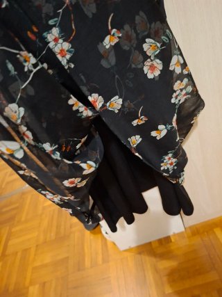 Vestido negro floral sin estrenar