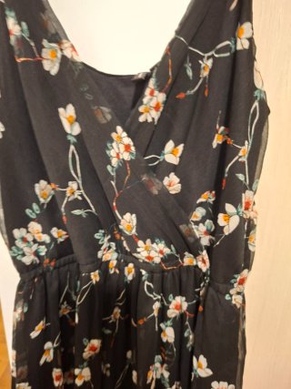 Vestido negro floral sin estrenar