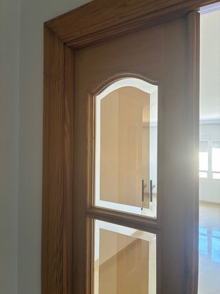Puerta doble madera con cristales efecto espejo