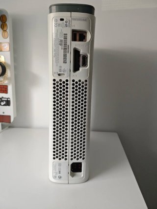 Xbox 360 Blanca con Mando y Cables