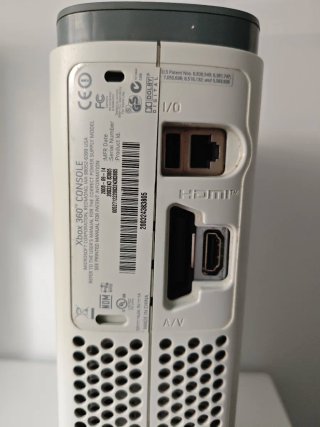 Xbox 360 Blanca con Mando y Cables