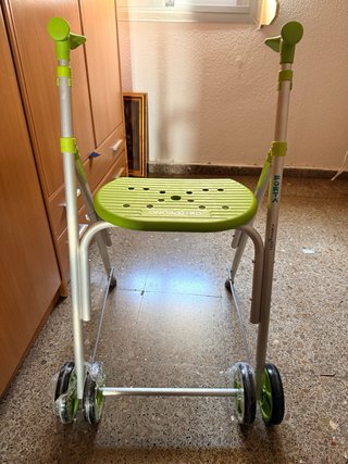 Andador ortoprono 2 ruedas. Totalmente nuevo