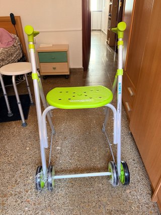 Andador ortoprono 2 ruedas. Totalmente nuevo