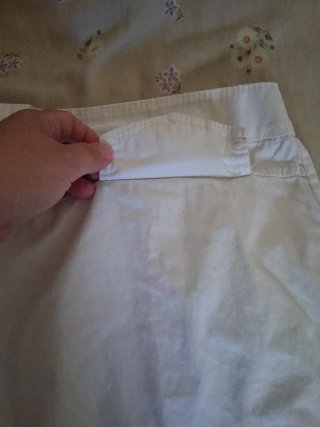 Pantaloncini donna bianchi con risvolto tg. L