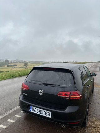 Golf 7 1.6 TDI DSG Automático / R-Line