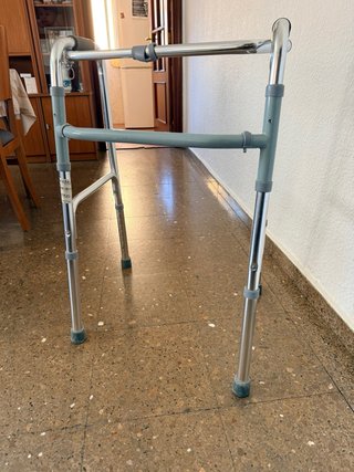 Andador fijo para adultos