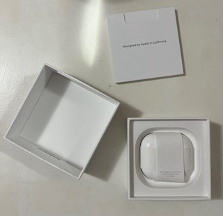 AirPods 4
