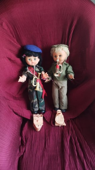 Muñeca militar años 60 con trompeta