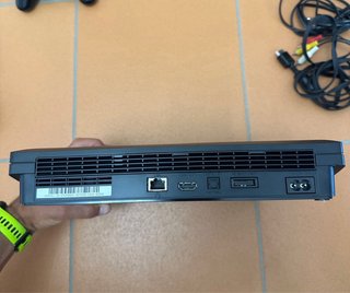 Ps3 Slim 320 GB con 3 joystick e giochi