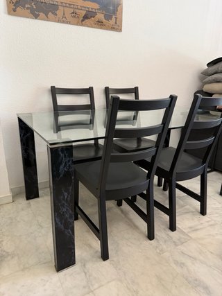 Mesa cristal 170x90 con 4 sillas IKEA