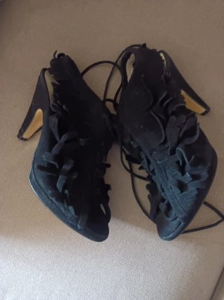 Sandalias Ante Negro Flecos