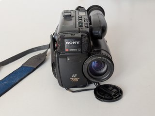 Videocamera Sony Hi8 CCD-TR705E