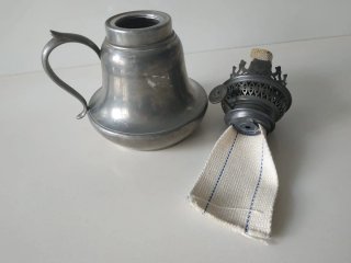 Quinqué antiguo con tulipa