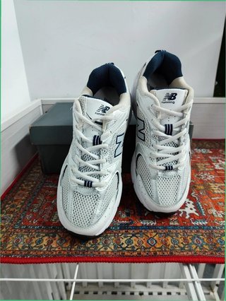 New Balance 530 Plata y Blanco Talla 42