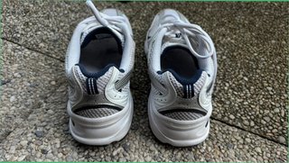 New Balance 530 Plata y Blanco Talla 42