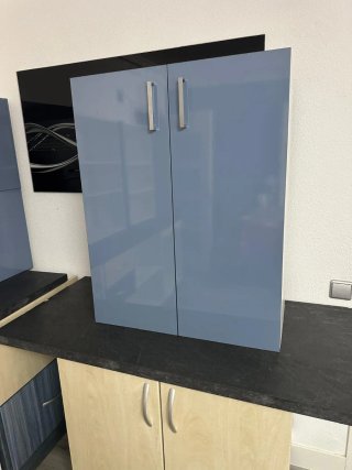 Mueble de cocina modular beige y azul