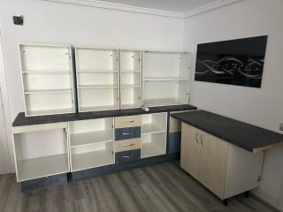 Mueble de cocina modular beige y azul