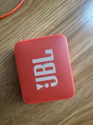 Altavoz JBL portátil con Cable USB