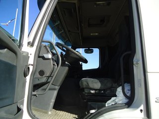 Volvo FM 11 330-CAMIONES GRUA