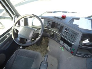 Volvo FM 11 330-CAMIONES GRUA