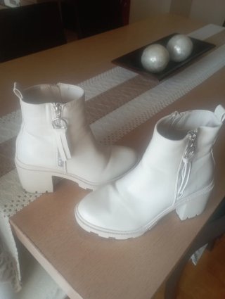 Botines crema plataforma