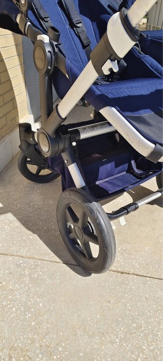 Carro Bugaboo Donkey gemelar; capazo y silla.