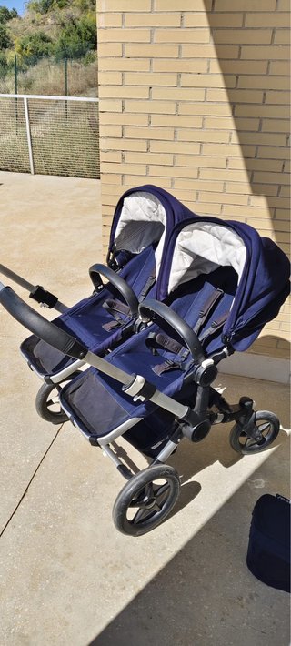 Carro Bugaboo Donkey gemelar; capazo y silla.