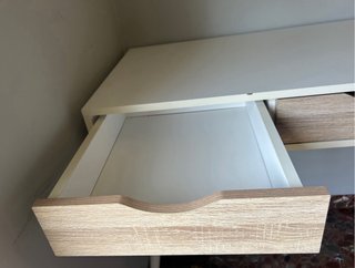 Scrivania bianca con 3 cassetti in legno