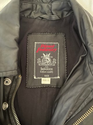 Chaqueta de cuero DIESEL negra.