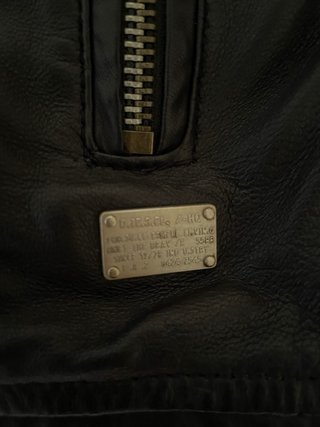 Chaqueta de cuero DIESEL negra.