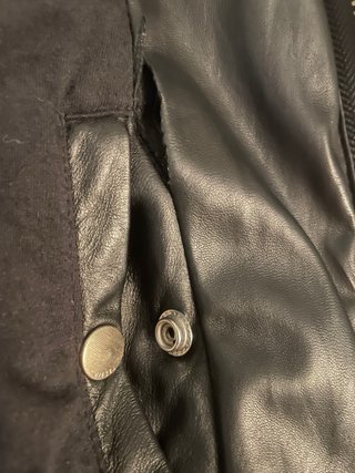 Chaqueta de cuero DIESEL negra.
