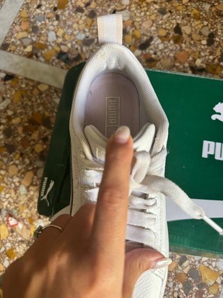 Scarpe Puma bianche e rosa