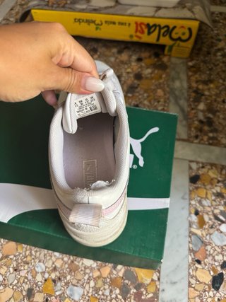 Scarpe Puma bianche e rosa