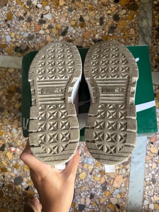 Scarpe Puma bianche e rosa