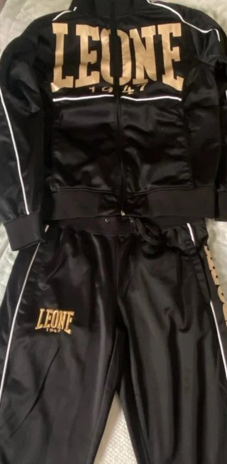 Conjunto chándal Leone 1947 negro y dorado
