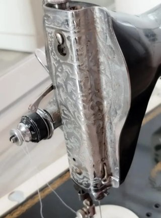 Máquina de coser Alfa antigua