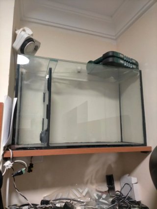 Acuario Negro con Mueble