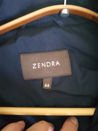 Chaqueta Zendra azul marino con detalles dorados
