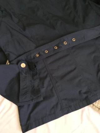 Chaqueta Zendra azul marino con detalles dorados