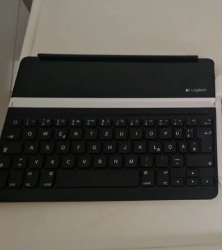 Teclado Logitech inalámbrico Bluetooth negro