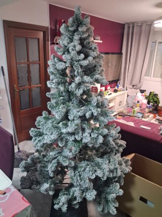 Árbol de Navidad verde efecto nieve