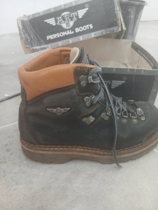 Botas de montaña Art